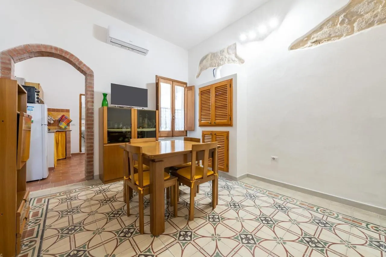 Casa Vacanze Regina Margherita 1 Calasetta 0*,  Italien